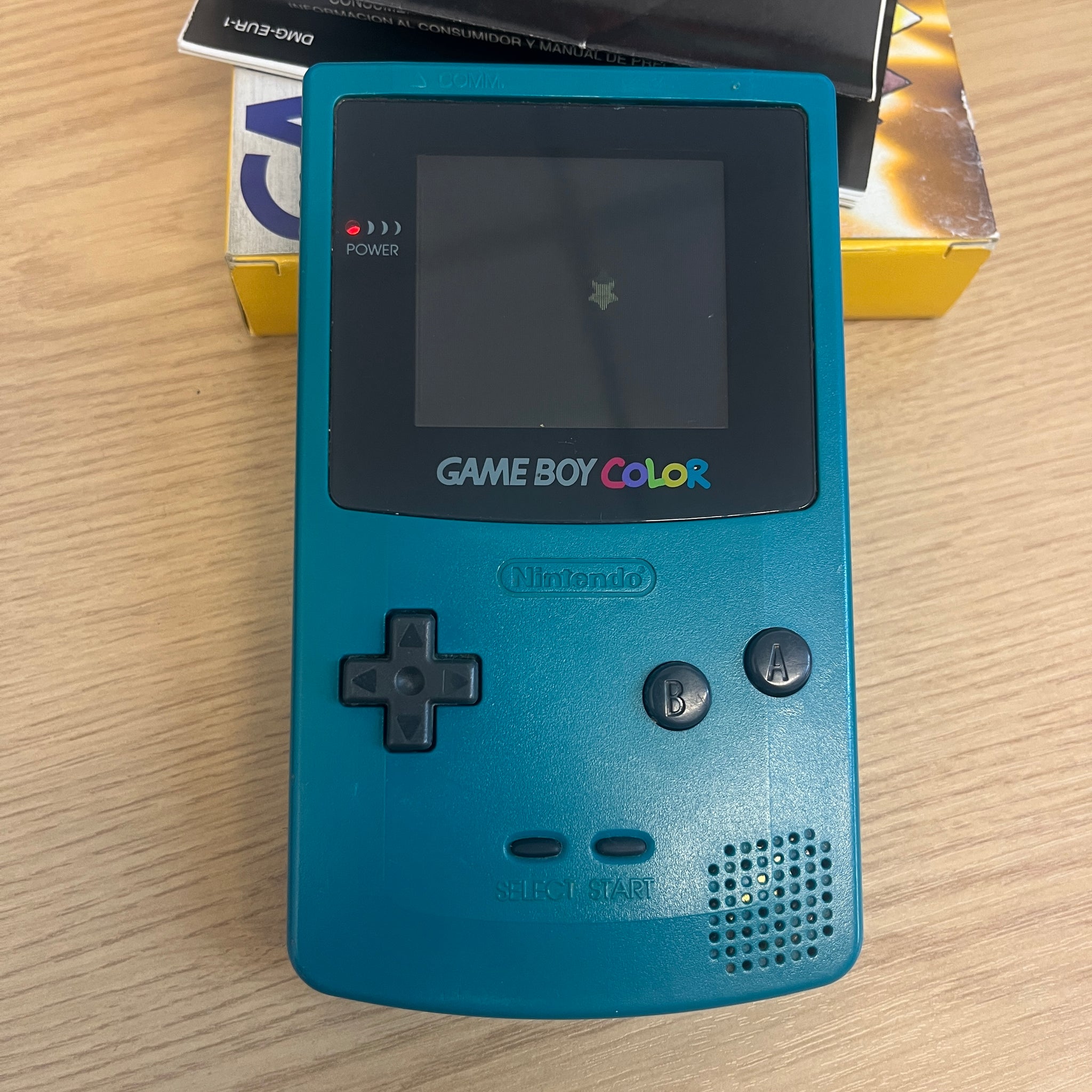 Nintendo Game Boy Color in high quality Kiwi