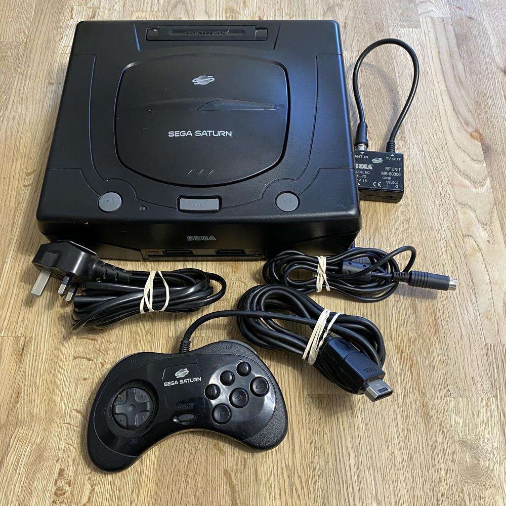 Sega offers Saturn Console with 2 controllers